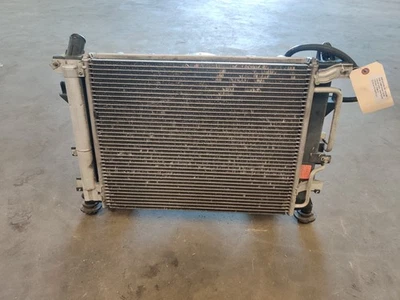 07-10 SATURN SKY 2.0L RADIADOR AC VENTILADOR DE REFRIGERAÇÃO CONDENSADOR RADIADOR, FABRICANTE DE EQUIPAMENTO ORIGINAL LOTE 3594 - Imagem 1 de 4