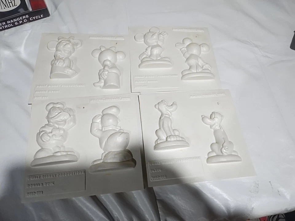 Lote de 4 moldes de azúcar dulces de plástico Wilton Walt Disney Productions Foto 1 de 4