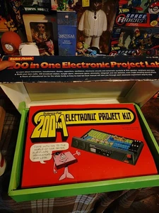 Laboratorio de proyectos electrónicos vintage Science Fair 200 en uno usado buen estado - Imagen 1 de 9