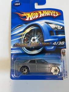 2006 Hot Wheels Collector Number 004 First Editions 04/38 Chrysler 300C Hemi - Picture 1 of 3