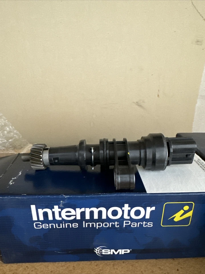 Standard SC243 Vehicle Speed Sensor, Intermotor 1998-2001 Honda CR-V 2.0L - Image 1 of 1