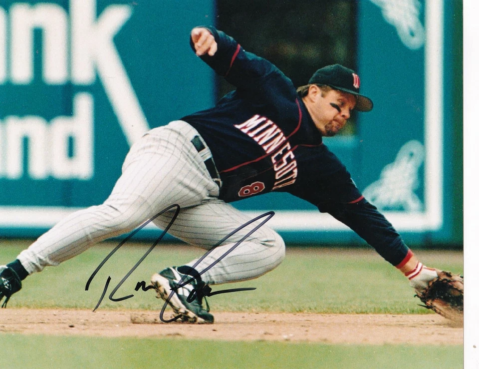 RON COOMER   MINNESOTA TWINS   ACTION SIGNED 8x10 - Image 1 of 1