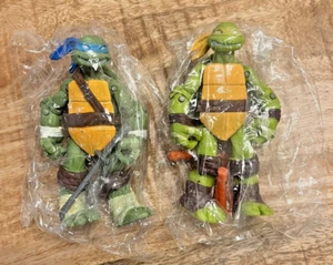 NUEVAS 2 PIEZAS 2012 TEENAGE MUTANT NINJA TORTUGAS TMNT LEO MIKEY FIGURAS VIACOM (A) - Imagen 1 de 6