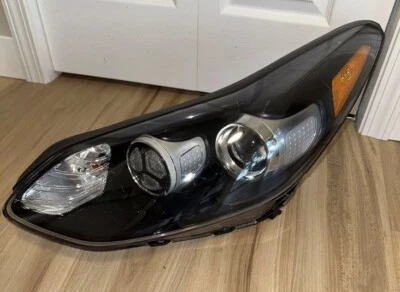 2017-2022 Kia Sportage LH Left Driver Headlight Halogen W/LED DRL OEM 92101-D9 - Image 1 of 4