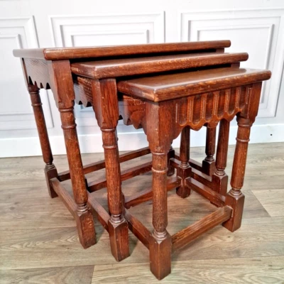 Vintage Solid Oak Nest of 3 Tables – Jacobean Revival - Turned Legs Joint Side - Image 1 of 4