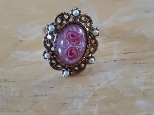 HIDDEN ROSE RING SARAH COVENTRY PINK PEARLS GOLDTONE ADJ RING VINTAGE J29 - Picture 1 of 6
