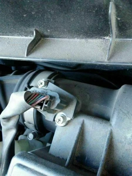 2009-11 Nissan CUBE Air Flow Meter (fits other models)  - Image 1 of 1