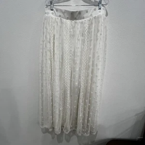 Torrid Women's Extra Large White Layered Lace Mesh Overlay Pull On Skirt Size 1 - Picture 1 of 9