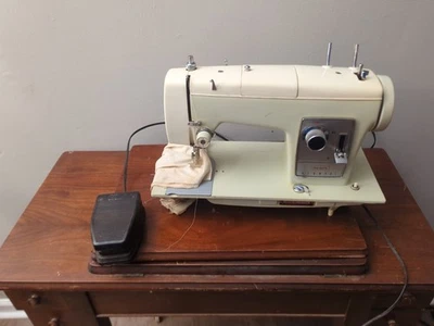 Винтажная швейная машинка Sears Kenmore 158 ZigZag 158,950 с ножной педалью работает отлично - Изображение 1 из 4