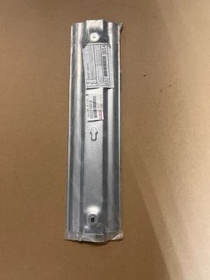 Escudo térmico de escape 91-97 Toyota Land Cruiser FJ80 58321-60010 OEM Toyota Foto 1 de 2