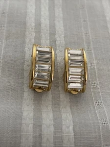 Pendientes Clip Medio Aro Vintage Esfinge Marcado Tono Oro Estrás E9 - Imagen 1 de 9