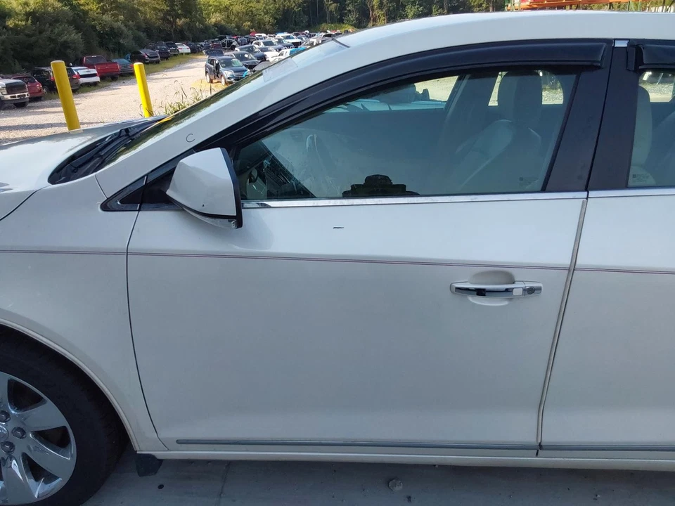 Used Front Left Door Assembly Front fits: 2011 Buick Lacrosse Front Left Grade A Foto 1 de 4