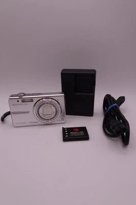 Olympus FE-240 Digitalkamera 7,1 MP 5 x Zoom silber Vintage geprüft vom Händler! - Bild 1 von 4