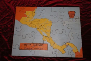 VINTAGE WOODEN PUZZLE MAP GAME OF CENTRAL AMERICA - Picture 1 of 5