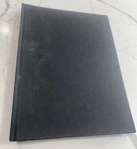 1992 Versace Signatures Full Color Collection Photo Book (Printed/Bound Italy) - Bild 1 von 8