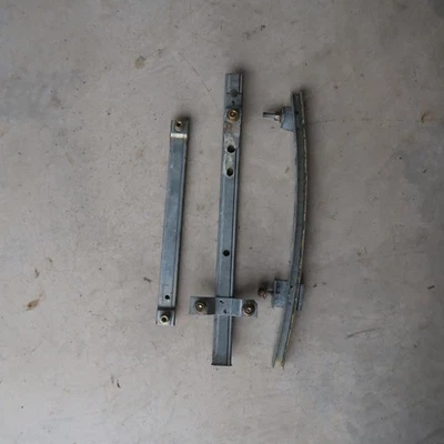 94-98 Ford Mustang Passenger Door Window Guide Track 1994-1998 set #2 Foto 1 de 4