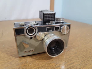Vintage Argus C3 Camera - 50mm lens - Leather Case - Lc3 Light Meter - Picture 1 of 19