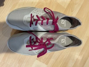 Salomon Womens Cove Gray/Pink Sneaker Shoes Size 9 Boat Shoes - Picture 1 of 5