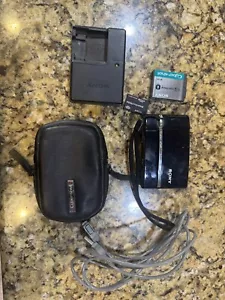 Sony Cyber-Shot DSC-T30 7.2MP Silver Digital Camera - Picture 1 of 6