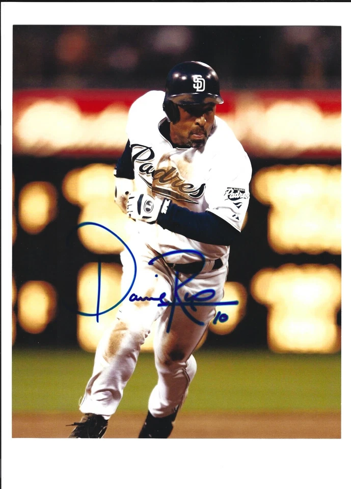 Dave Roberts autograph signed 8 x 10 inch photo PADRES - Image 1 of 1