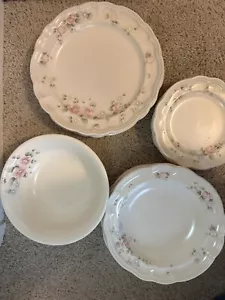 13 Piece Pfaltzgraff Tea Rose Set Dinner Dessert Plates Soup Bowl Granny Core - Picture 1 of 11