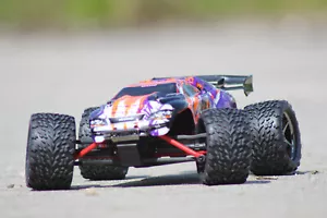 Traxxas 71076-8 E-Revo 4x4 VXL Purple Brushless RTR Akku Monstertruck 1:16 USB - Bild 1 von 9