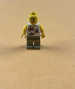 LEGO Girl Female Classic Town Minifigure Smiling Face Flower Top 2” - Picture 1 of 8
