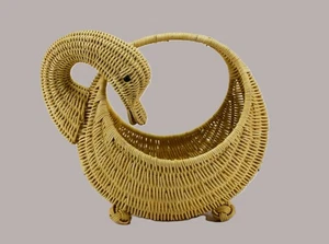 🪶 Vintage Handwoven Rattan Swan / Duck Basket – Mid Century Boho Wicker Decor - Picture 1 of 10