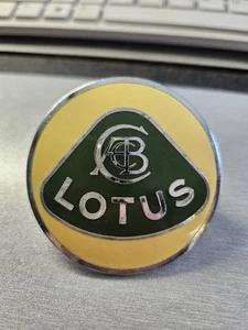 Vintage Lotus Car Enamel Badge / Emblem 2¼" (PB37) - Picture 1 of 4