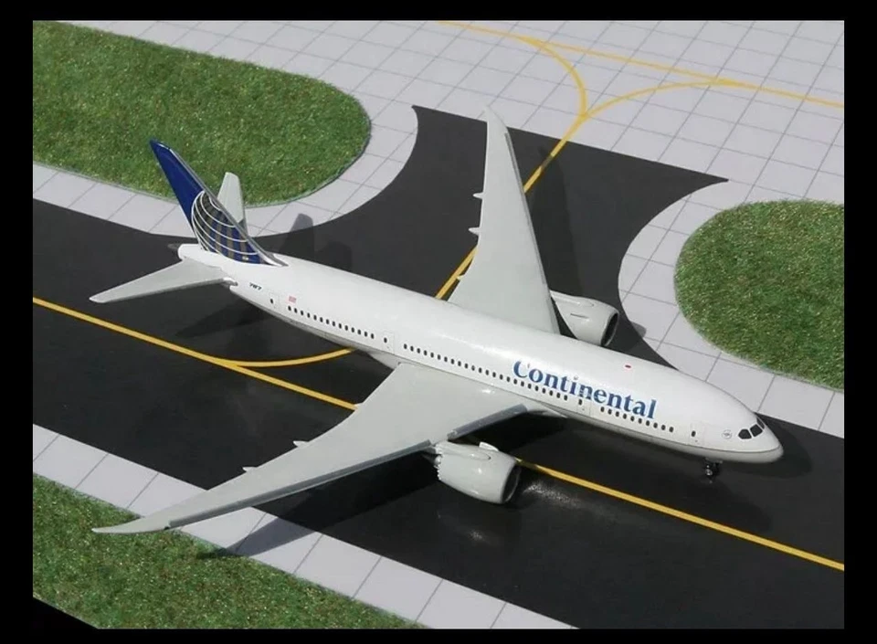 Gemini Jets Continental Boeing 787-8 N787CO GJCOA664 escala 1:400 Foto 1 de 1