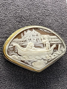 Ciondolo/Spilla in Oro 14kt con Cammeo Sardonico 30x45mm – Gondola Venezia - Imagen 1 de 8