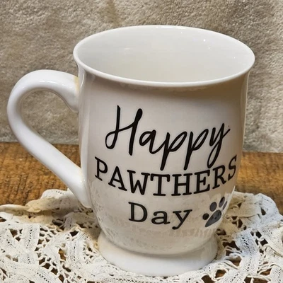 Taza de café "Feliz día de los Pawthers" divertida novedad pastel de barro de palmera Foto 1 de 4