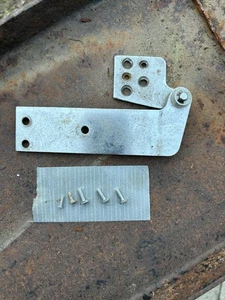 Sub-zero 201R Refrigerator Upper Door Hinge - Picture 1 of 2