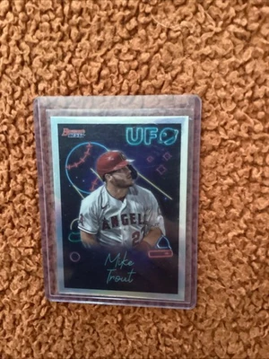 2022 Bowman's Best - Bowman Ufo Mike Trout #UFO-1 - Image 1 of 2