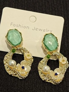 dainty freshwater pearl and green glass flower earrings - Picture 1 of 5