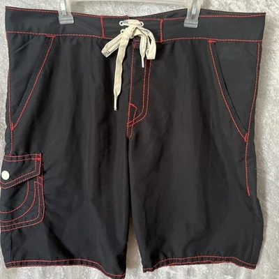 Pantalones cortos de baño de tiro alto con bolsillos True Religion negros/rojos talla 40W Foto 1 de 4