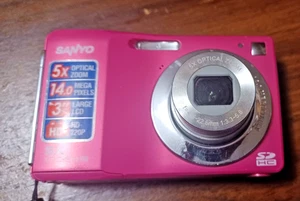 Sanyo VPC-S1415 Compact Digital Camera Parts or Repair Hot Pink Powers Up - Picture 1 of 4