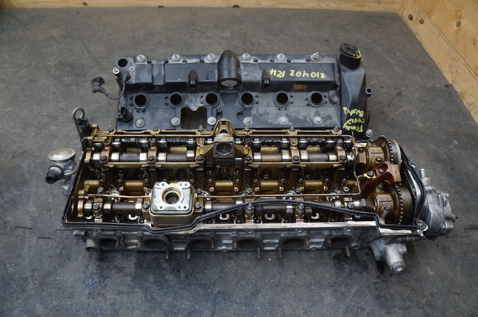 Right Cylinder Head Assembly 11121556130 6.75L Rolls Royce Phantom 03-17 *NOTE Foto 1 de 4