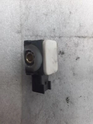 M5T14B006-AC SENSOR DE CHOQUE 2004 MAZDA 3 Z-15-1P Foto 1 de 4