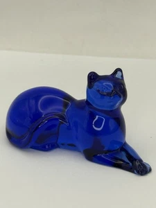 Franklin Mint Gabinete de Curiosidades Colección Gatito Gato Estatuilla Vidrio Azul Cobalto - Imagen 1 de 15
