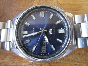 Vintage Used Steel SEIKO 5 Automatic Watch 7009-3040 Cal. 7009A. For parts. - Bild 1 von 24