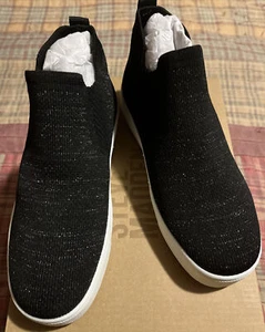 Steve Madden Girls Black w/ Sparkles Casual Fashion Sneakers Shoes - Size 2 New - Picture 1 of 10