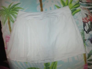 NWOT LULULEMON WHITE SKORT -1/2 PLEATED - SIZE 8 - Picture 1 of 9