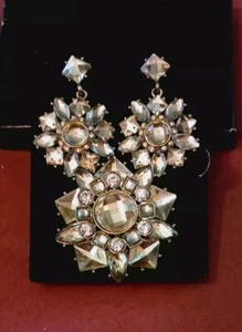 Brosche & Ohrringe Geschenkset Kunststeine Diamanten und Strass. - Bild 1 von 11