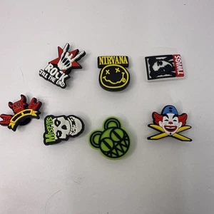 7 Rock 'n' Roll Punk Alternative Musik Jibbitz-ähnliche Schuh Charms passt Crocs - Bild 1 von 9