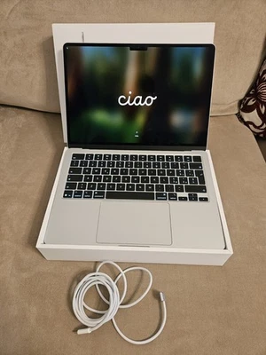 Laptop Apple MacBook Air 13" M4 chip 10-core CPU 8- core GPU, 16GB, 256GB SSD - Immagine 1 di 4