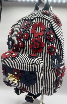 全新带标签 Zac Posen Eartha 条纹背包钱包蓝色白色带红色花朵 — 第 1/4 张图片