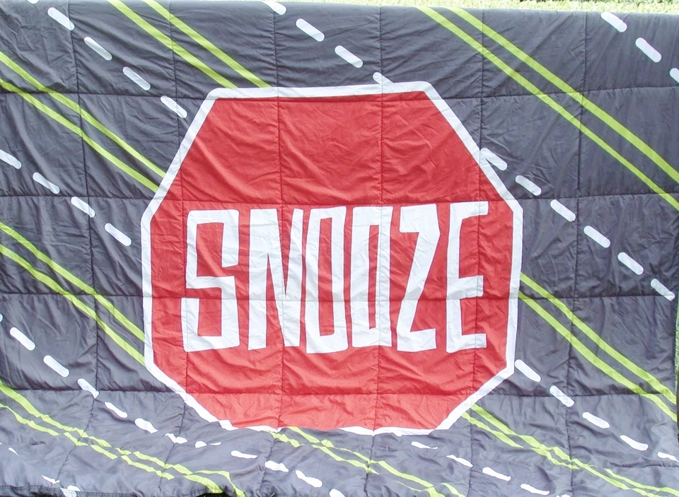 Edredón divertido reversible Where the Polka Dots Roam ~ Multi-Gris ~ Queen 90 x 92 Foto 1 de 4