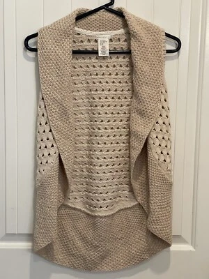 Girls Max Studio beige cream knit sleeveless sweater Cardigan Sizes Medium - Image 1 of 4