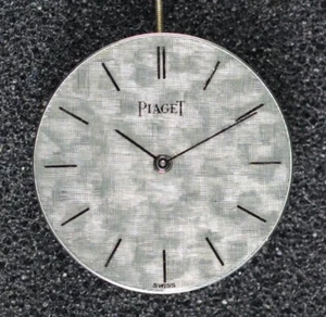 Piaget Taschenuhr 9P Handaufzugwerk + Zifferblatt Zeigersatz Leinen Silber 24mm - Picture 1 of 2